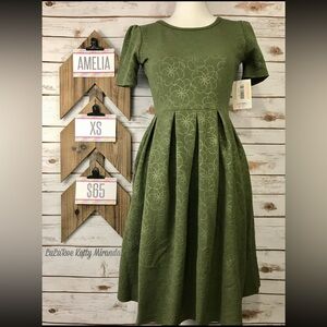 LuLaRoe Amelia Green Embossed Floral Size XS